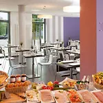 Messe & Airport Otel 3*
