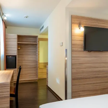 Hotel Messe&airport 3*