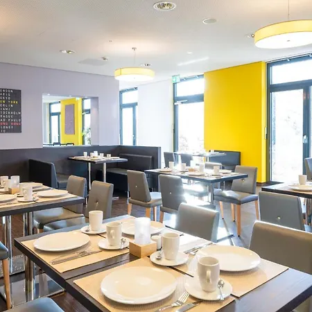 Messe & Airport فندق