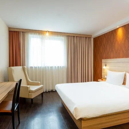 Messe & Airport Hotel 3*