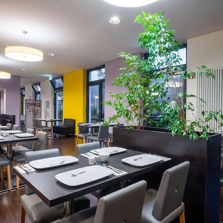 Messe & Airport Hotel 3*