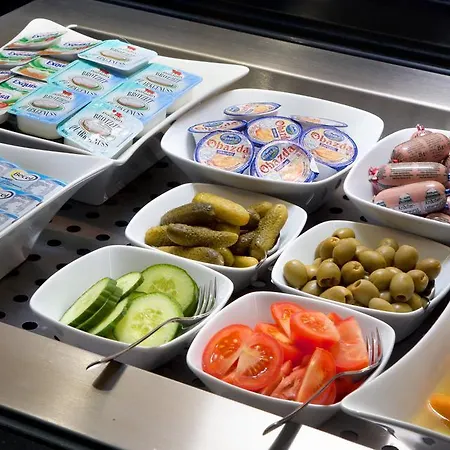 فندق Messe & Airport