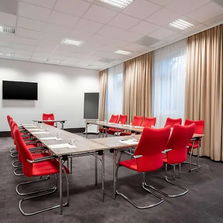 Messe & Airport Hotel 3*