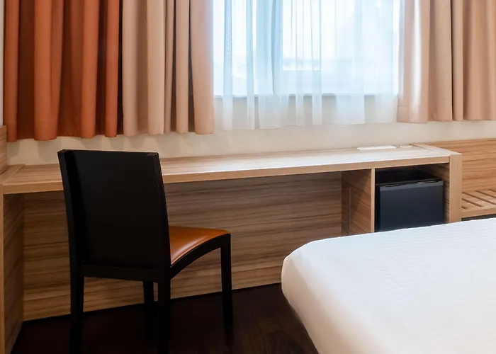 Messe & Airport Hotel 3*