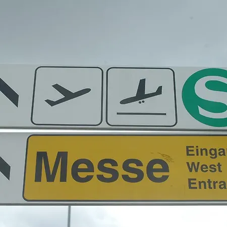 Messe & Airport ホテル
